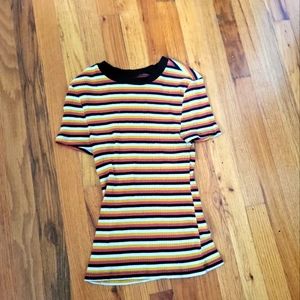 Multi-colored, short-sleeved T-shirt